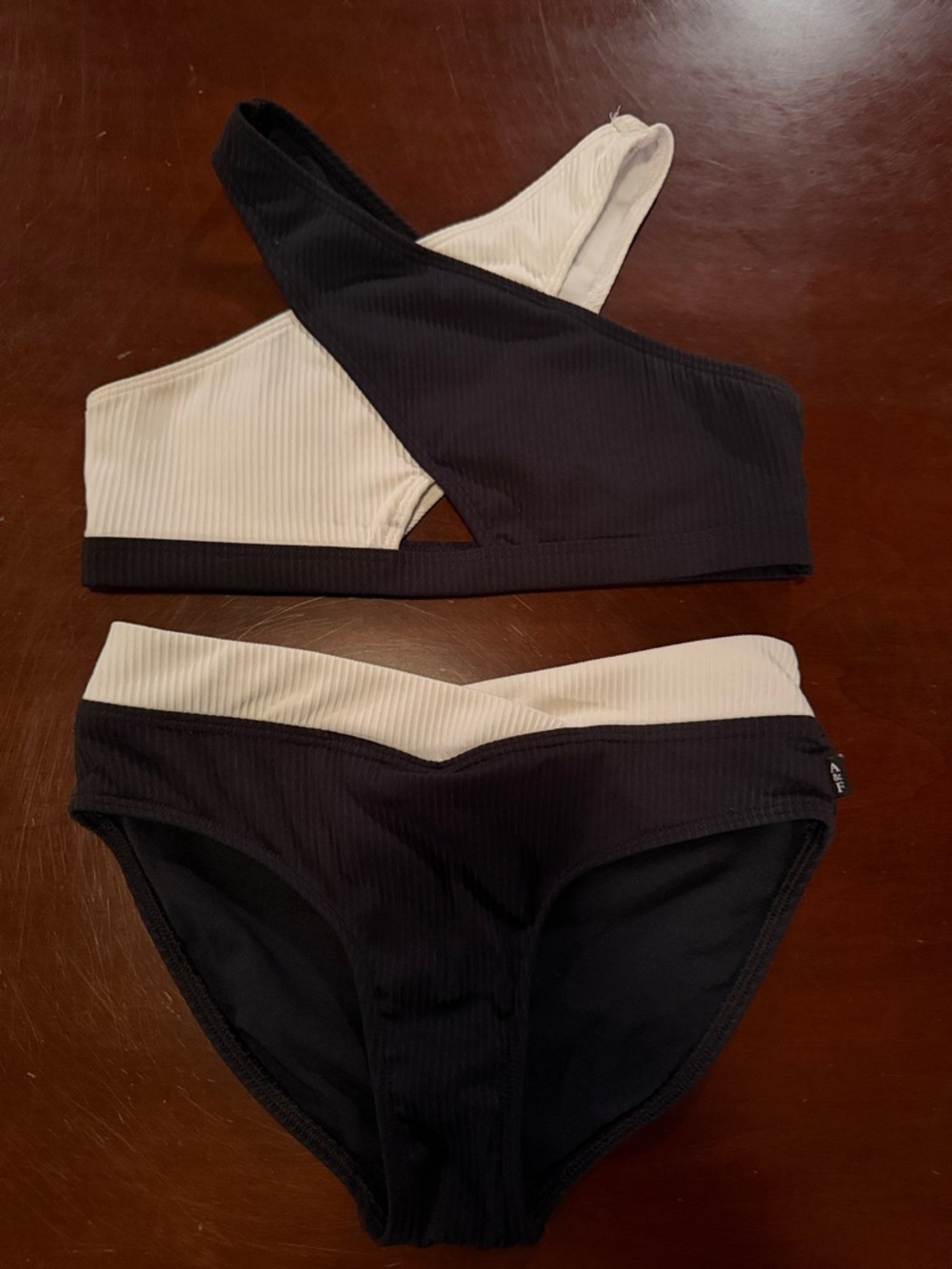 VGUC Sz. 9/10 Girls Abercrombie & Fitch Black and White Bikini
